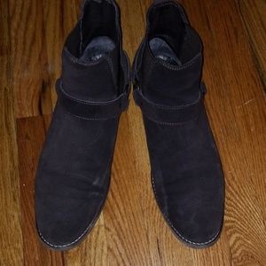 Suede boots